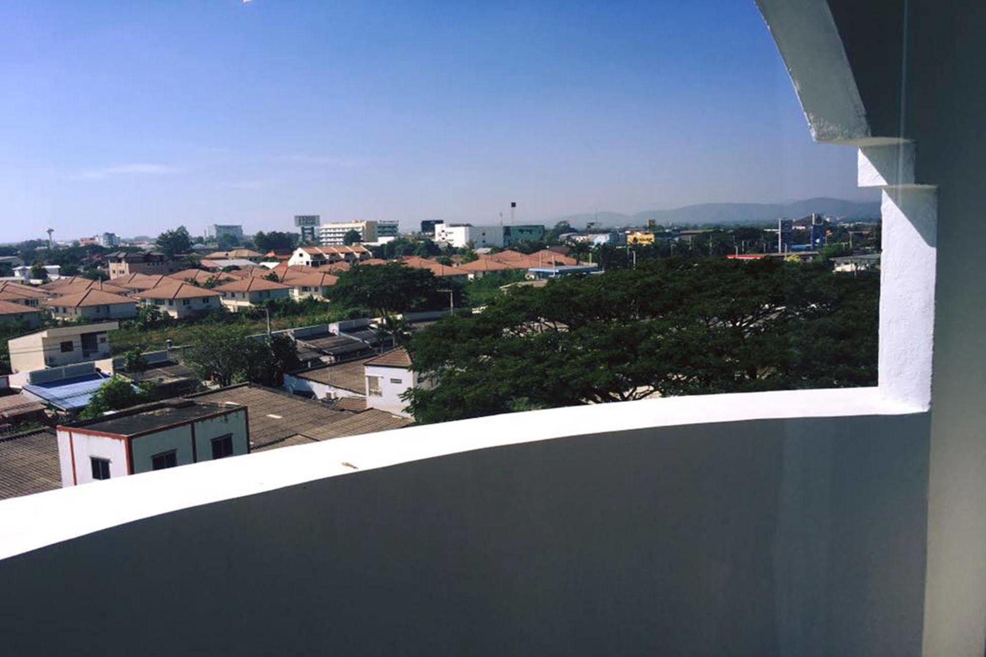 Sereno Airport Hotel Chiang Mai Exterior foto